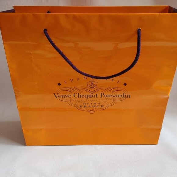 LARGE Veuve Clicquot Ponsardin Brut Champagne Gift Bag - Picture 3 of 5